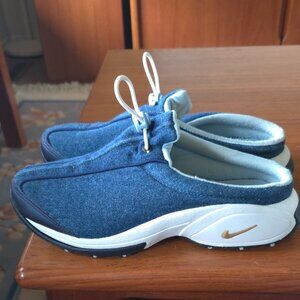 Nike Raise Havoc / Women's 302422 445